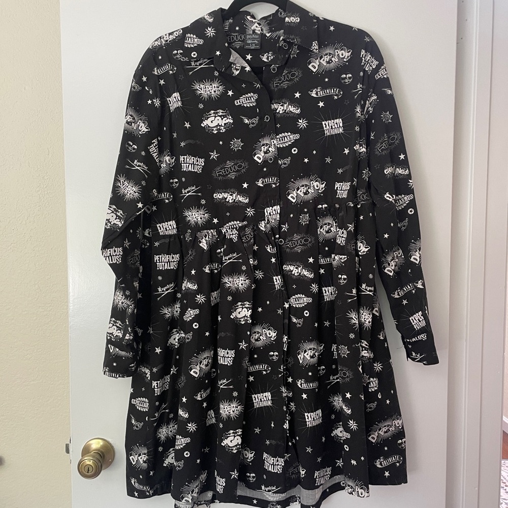 HARRY POTTER SPELLS DRESS BY CAKEWORTHY. WOMEN’S SIZE L. NWOT